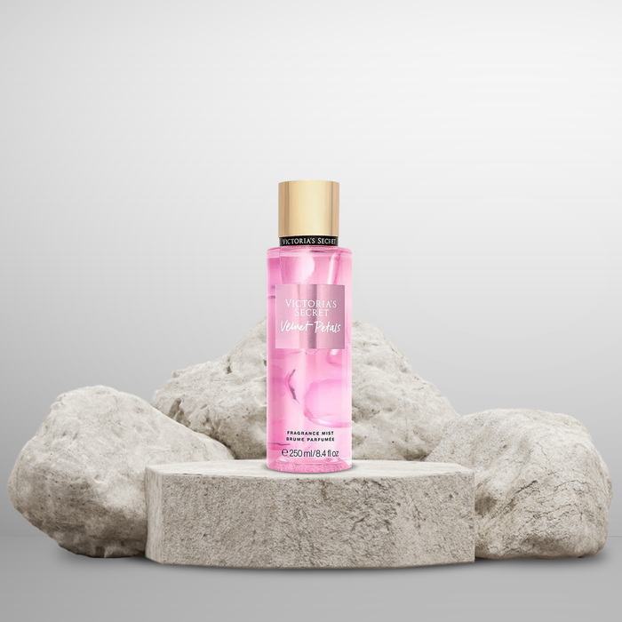 VELVET PETALS/VICTORIA'S SECRET FRAGRANCE MIST SPRAY 8.4 OZ (250 ML) (W)